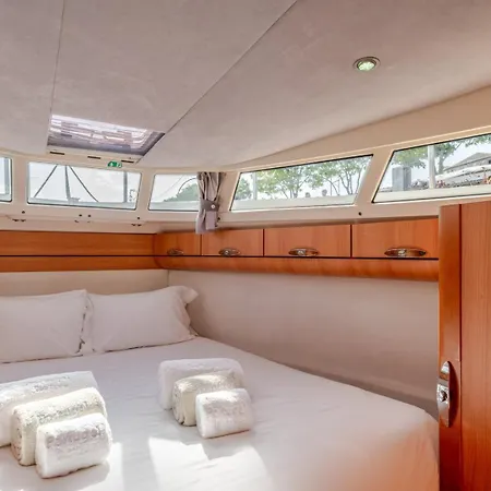 Rose Dream Boat By Portugal Active Úszó hotel Viana do Castelo