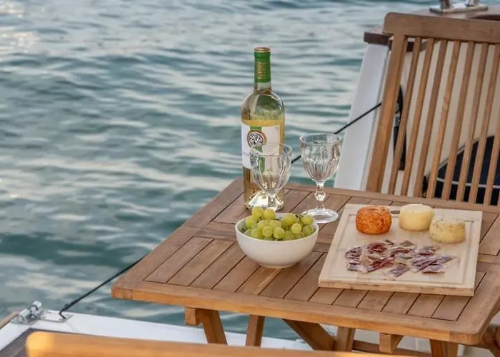 Botel Rose Dream Boat By Portugal Active Viana do Castelo