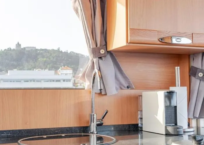 Rose Dream Boat By Portugal Active