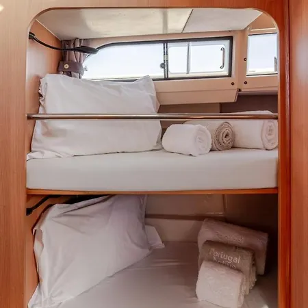 Botel Rose Dream Boat By Portugal Active *