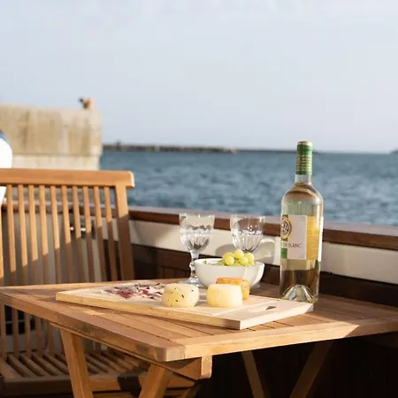 Rose Dream Boat By Portugal Active Botel Viana do Castelo