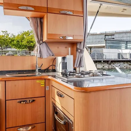 ספינת מלון Rose Dream Boat By Portugal Active ויאנה דו קסטלו