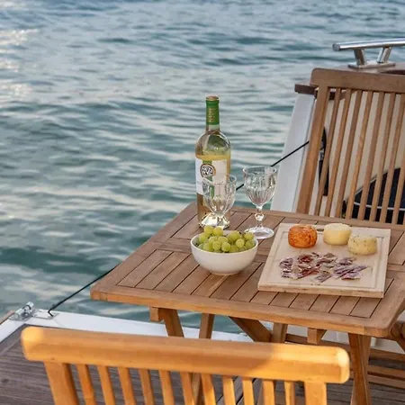 Botel Rose Dream Boat By Portugal Active Viana do Castelo