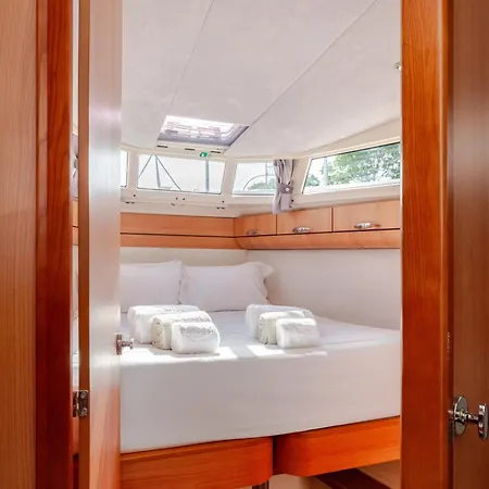 船屋 Rose Dream Boat By Portugal Active