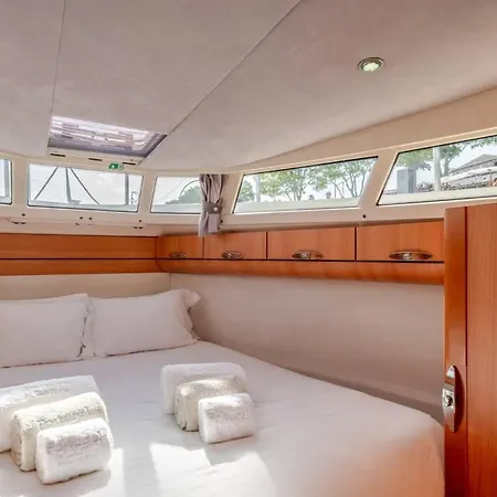 Rose Dream Boat By Portugal Active Bådhotel