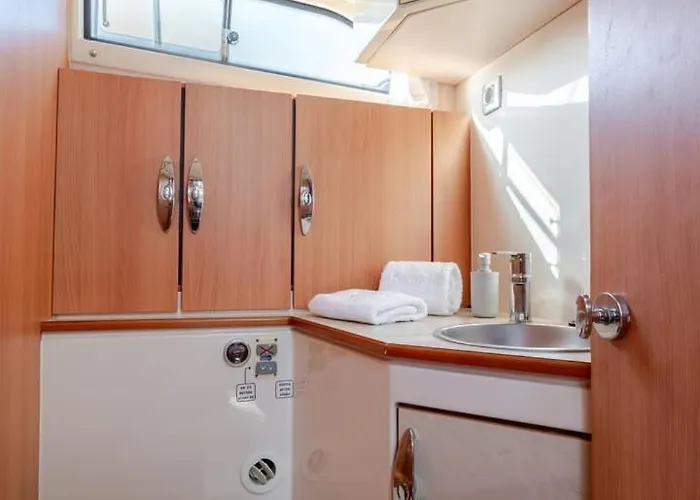 Botel Rose Dream Boat By Portugal Active Viana do Castelo