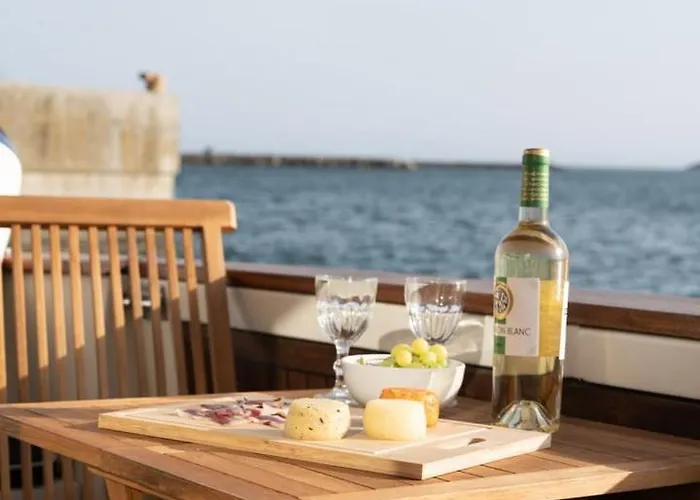 Rose Dream Boat By Portugal Active Botel Viana do Castelo