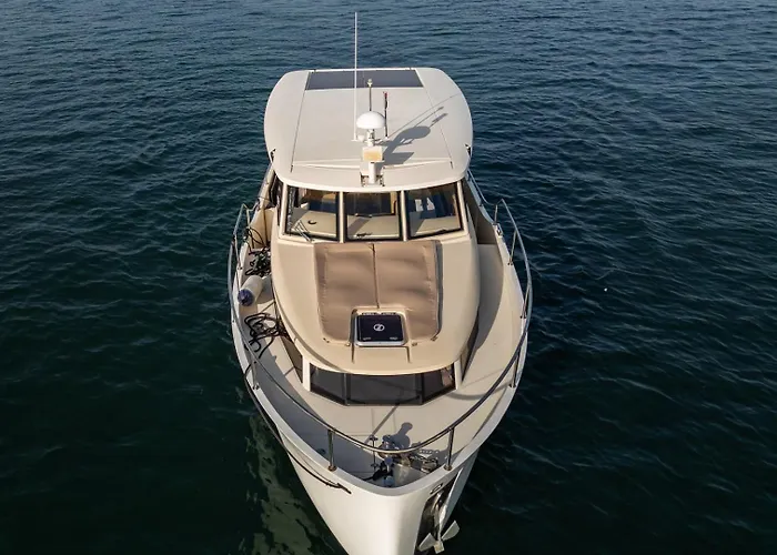 Rose Dream Boat By Portugal Active Botel