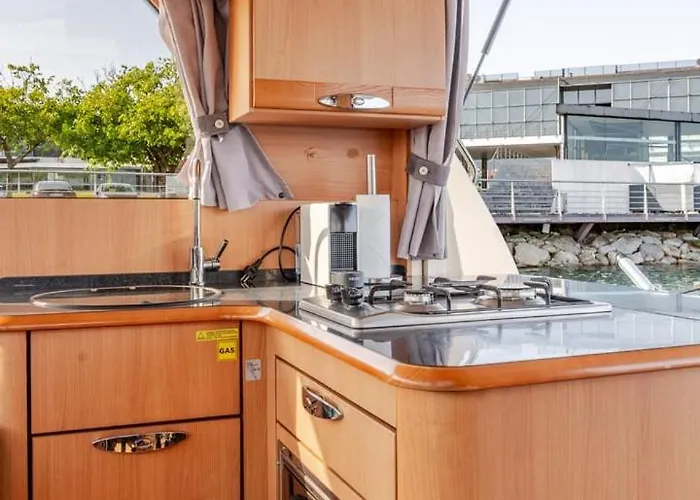 Botel Rose Dream Boat By Portugal Active Viana do Castelo