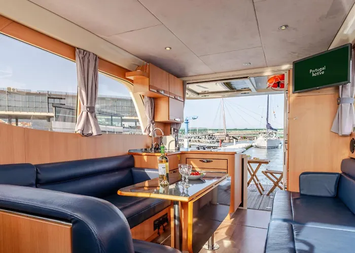 Rose Dream Boat By Portugal Active Botel