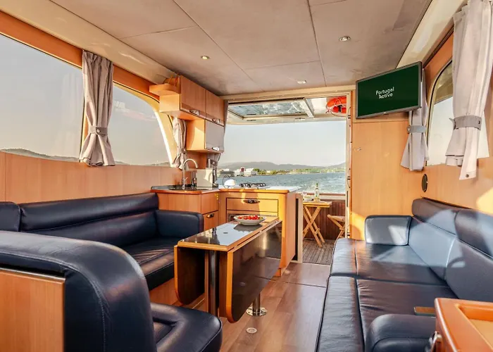 Rose Dream Boat By Portugal Active Botel Viana do Castelo