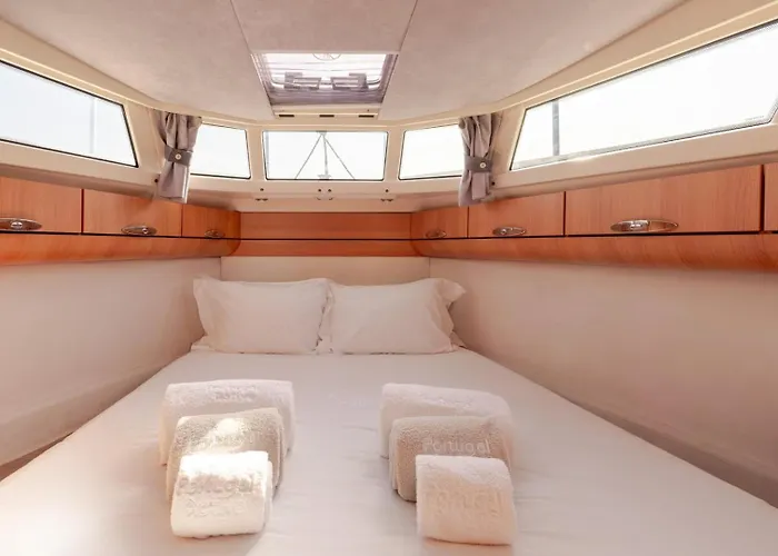 Rose Dream Boat By Portugal Active Botel *