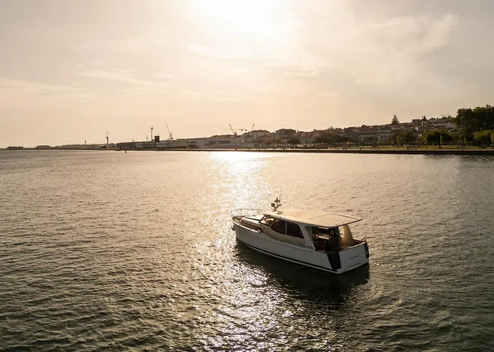 Botel Rose Dream Boat By Portugal Active *